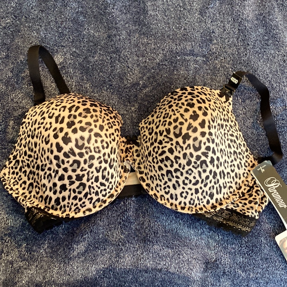 T-shirt bra.  40DD animal print. Brand new with tags
